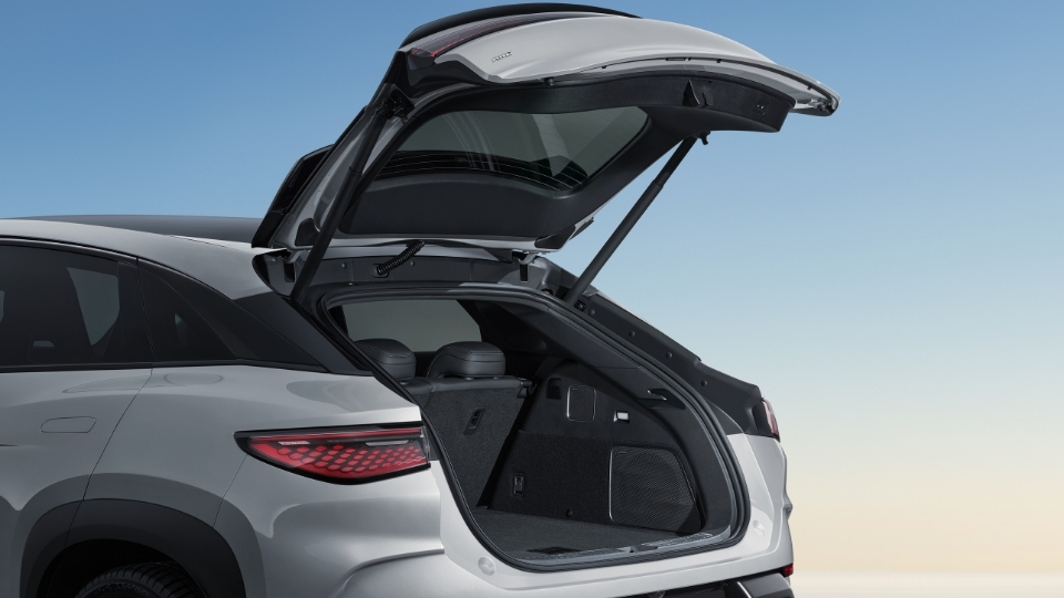 Akıllı ve Zahmetsiz Bagaj Kapağı