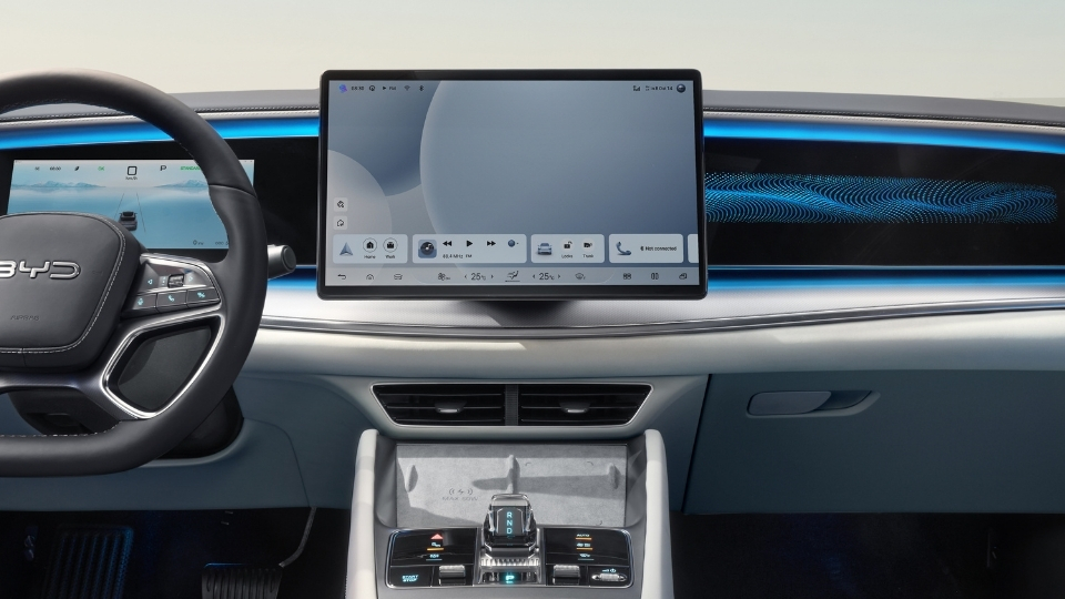 15,6 inç Elektrikli Dönebilir Dokunmatik Multimedya Ekranı